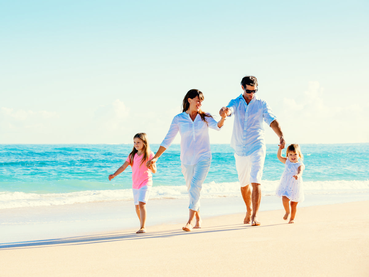 7 top tips to save dirhams on your next family holiday